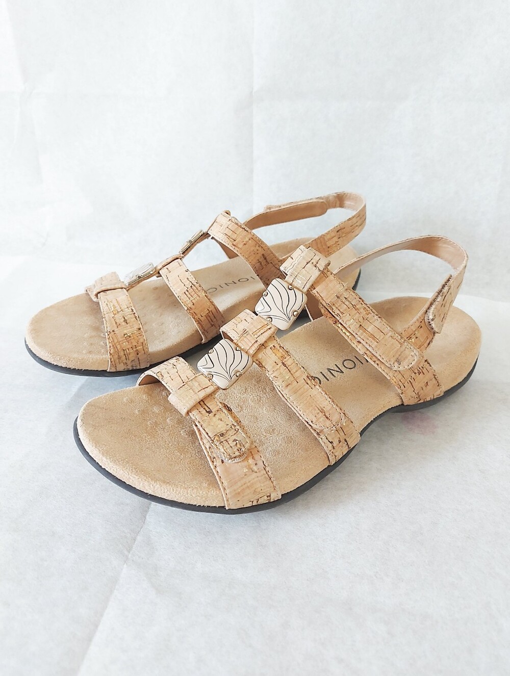 Vionic Women Rest Amber Pearl Tan Sandals Size 6 Ankle Back Straps Walking Shoes